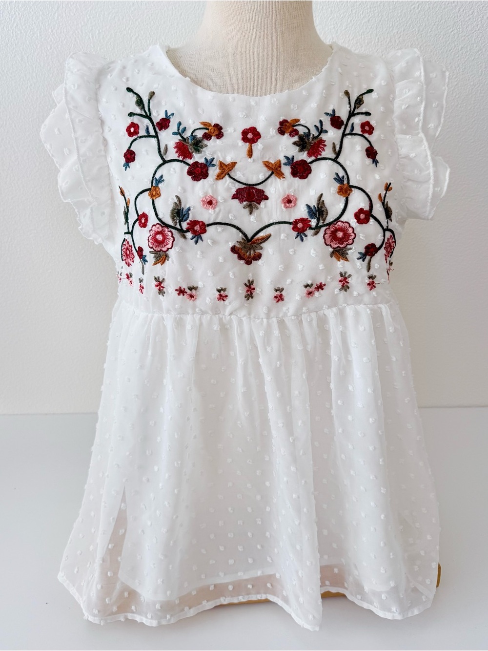 White Swiss Dot Floral Embroidery Boho Babydoll Blouse Flutter Sleeve Size Med